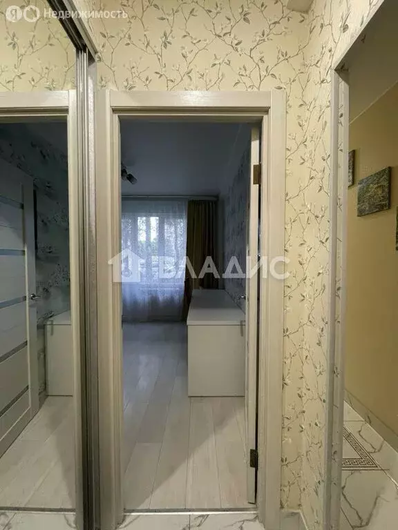 3-комнатная квартира: Санкт-Петербург, Народная улица, 59 (63 м) - Фото 1