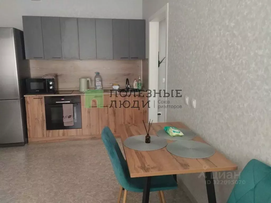 3-к кв. Красноярский край, Красноярск ул. Лесников, 37Б (54.8 м) - Фото 0