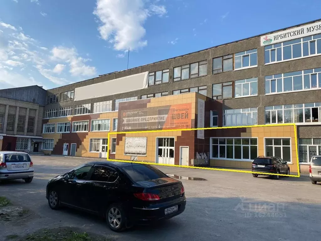 Торговая площадь в Свердловская область, Ирбит Советская ул, 100ак3 . - Фото 0