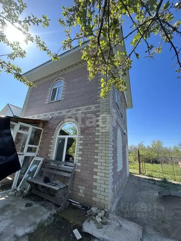 Дом в Саратовская область, Энгельсский район, Новопушкинское ... - Фото 1