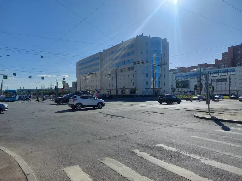 Помещение свободного назначения в Санкт-Петербург ул. Десантников, 15 ... - Фото 0