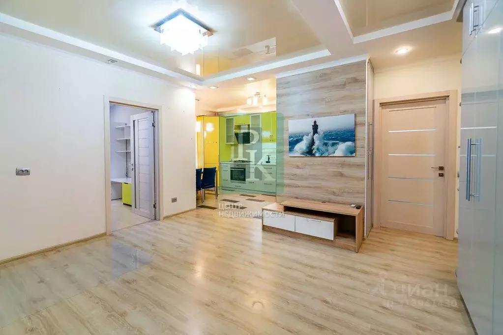 2-к кв. Севастополь ул. Репина, 1Б/4 (65.0 м) - Фото 0