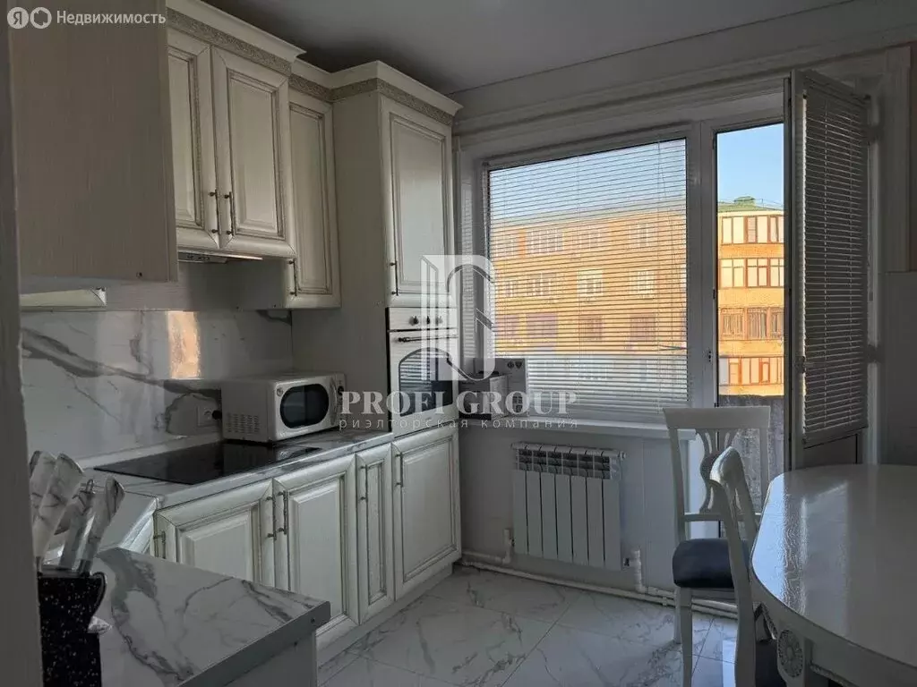 1-комнатная квартира: Каспийск, улица М. Халилова, 36 (55 м) - Фото 0