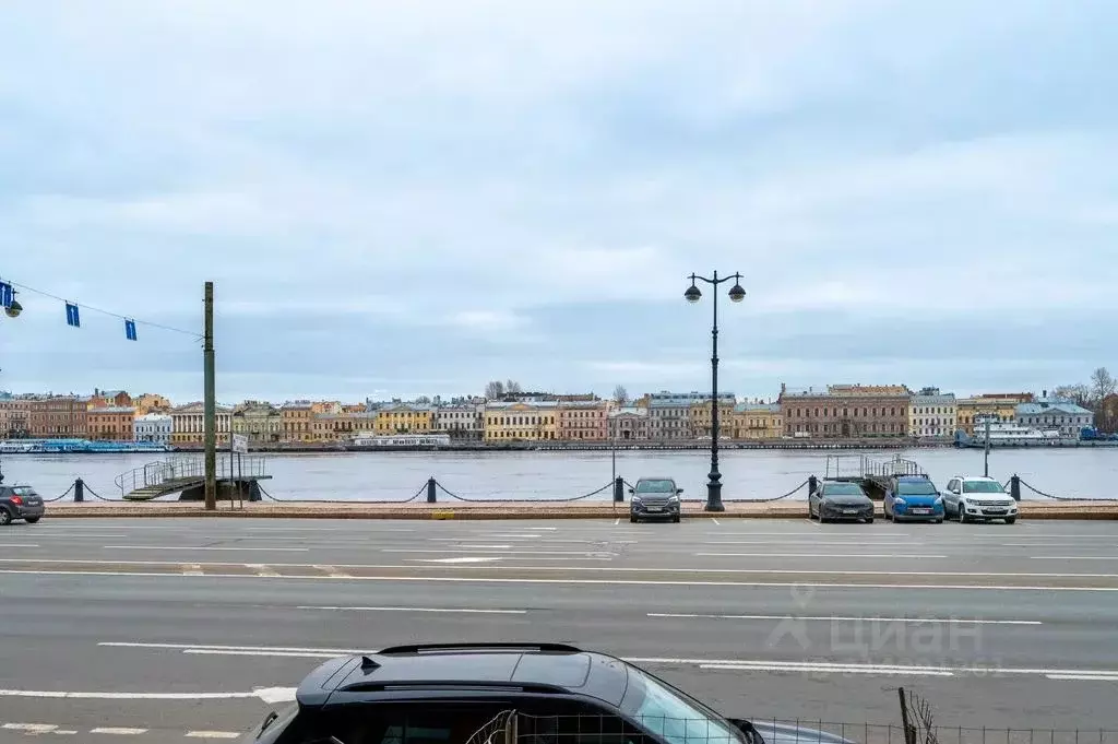 Комната Санкт-Петербург наб. Лейтенанта Шмидта, 13 - Фото 1