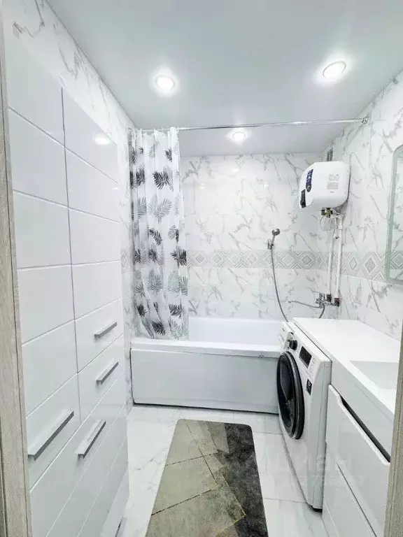 2-к кв. Тюменская область, Тюмень ул. Константина Посьета, 11к1 (66.9 ... - Фото 0