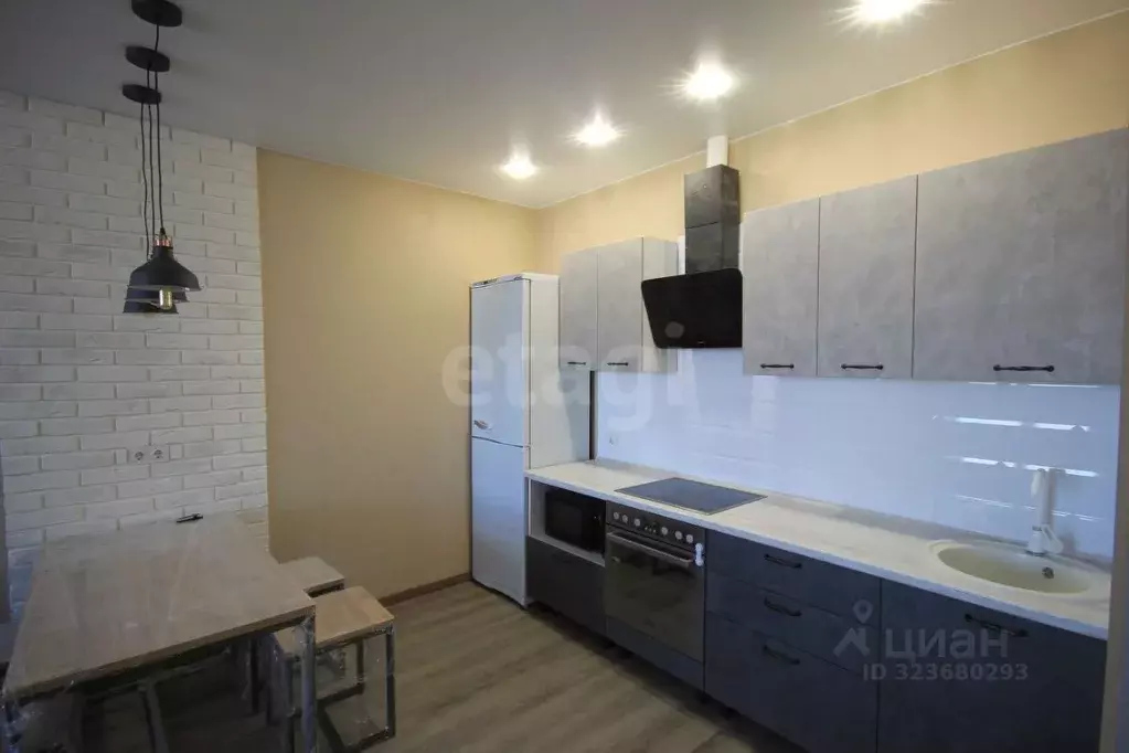 2-к кв. Тюменская область, Тюмень ул. Газовиков, 73 (63.9 м) - Фото 1