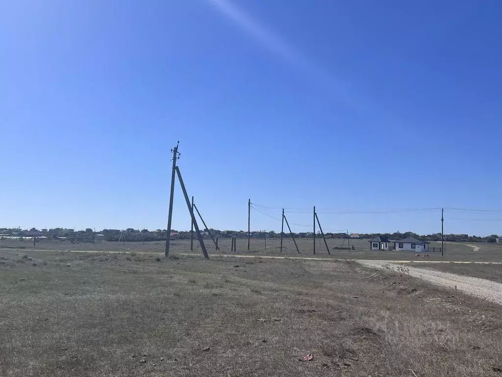 Участок в Крым, Сакский район, Суворовское с/пос, с. Великое ул. ... - Фото 1