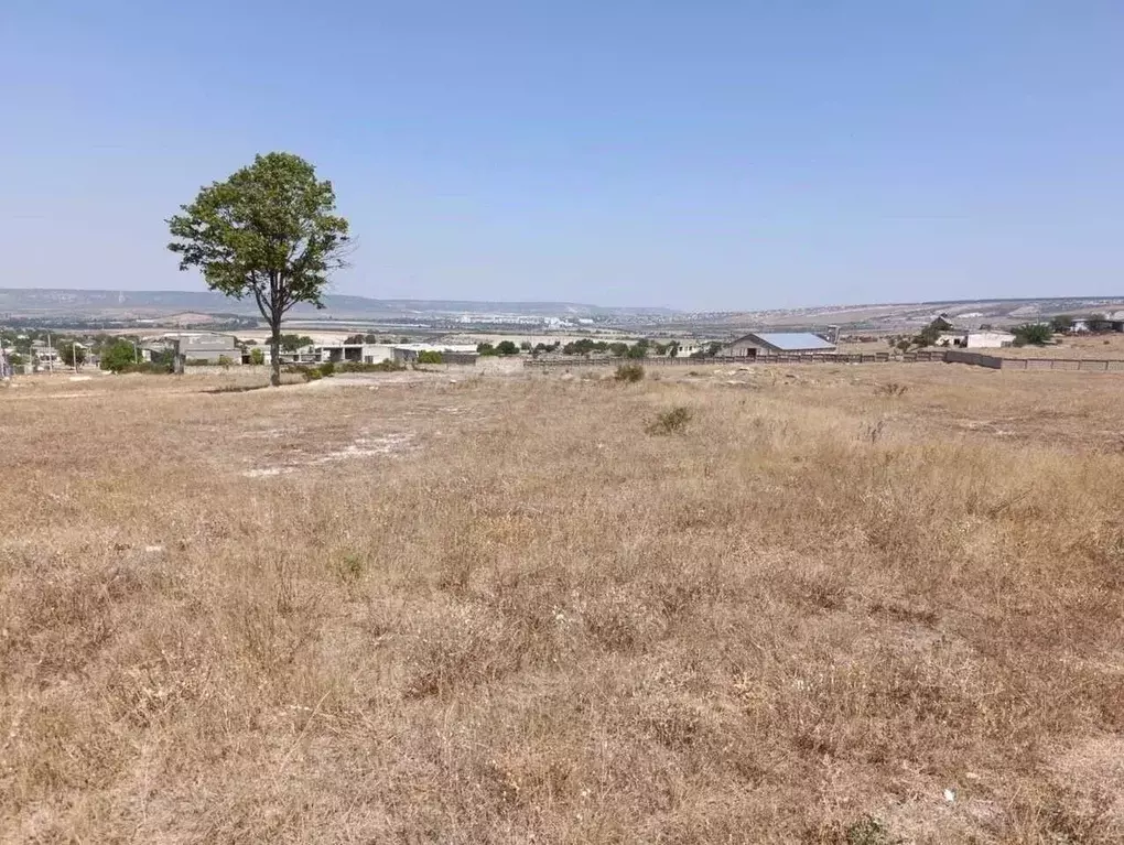 Участок в Крым, Бахчисарайский район, Железнодорожненское с/пос, с. ... - Фото 1