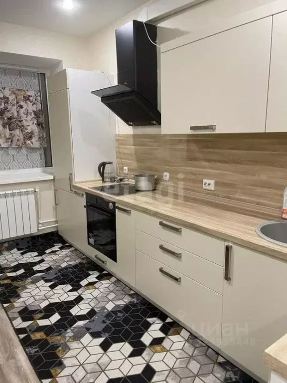 2-к кв. Свердловская область, Екатеринбург ул. Парниковая, 2 (71.9 м) - Фото 1