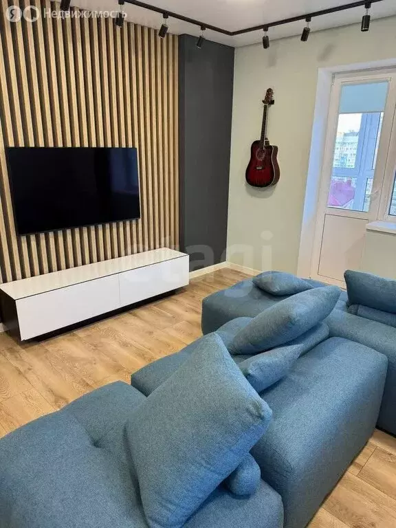 2-комнатная квартира: Брянск, улица имени А.Ф. Войстроченко, 8 (57 м) - Фото 1