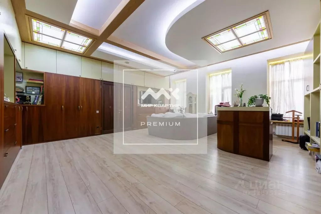 5-к кв. Санкт-Петербург просп. Римского-Корсакова, 1 (243.0 м) - Фото 1