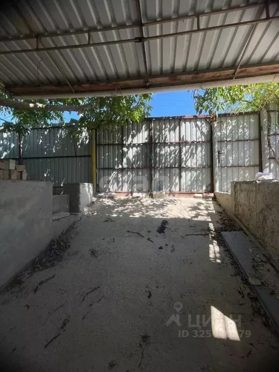 Дом в Крым, Сакский район, Суворовское с/пос, Заводское СПК ул. ... - Фото 1