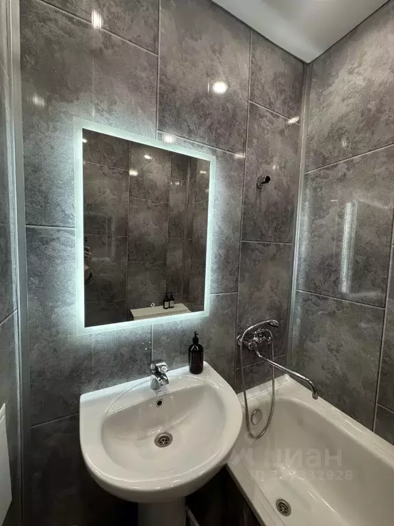 1-к кв. Томская область, Стрежевой 5-й мкр, 501 (28.0 м) - Фото 2