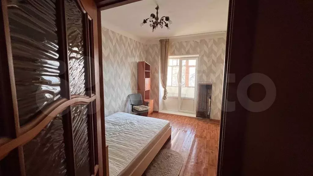 Комната 16 м в 3-к., 3/3 эт. - Фото 1