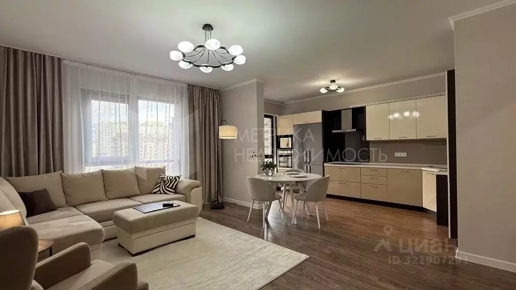 3-к кв. Тюменская область, Тюмень ул. Максима Горького, 68к1 (87.2 м) - Фото 0