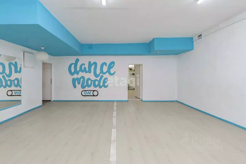 Помещение свободного назначения в Тюменская область, Тюмень ул. ... - Фото 1