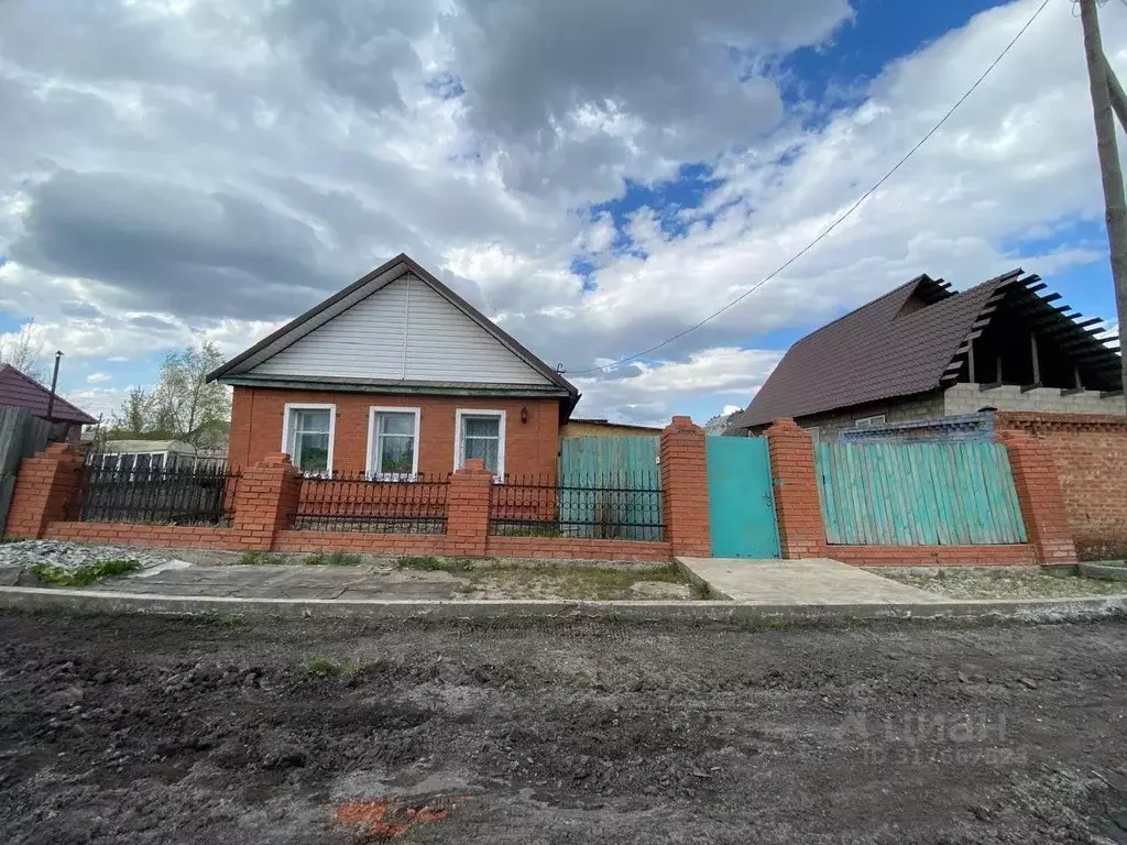 Дом в Омская область, Омск пер. 1-й Самарский (100 м) - Фото 0
