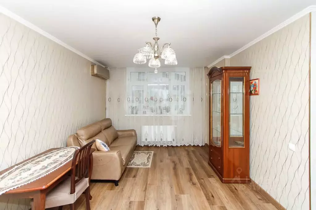 1-к кв. Тюменская область, Тюмень ул. Первооткрывателей, 10 (40.0 м) - Фото 0