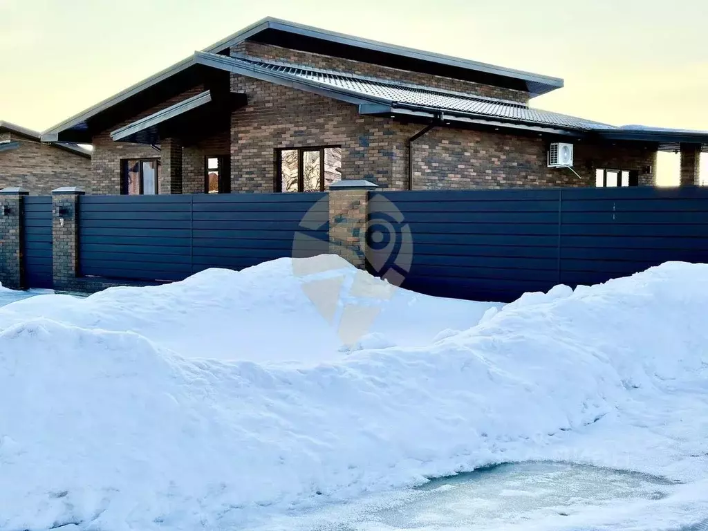 Дом в Белгородская область, Старооскольский городской округ, с. ... - Фото 1