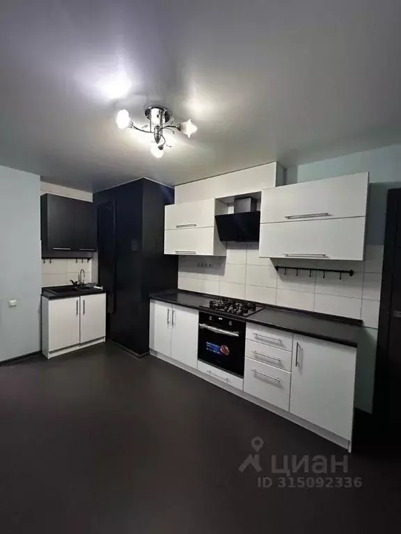 2-к кв. Смоленская область, Смоленск Тульский пер., 10 (76.0 м) - Фото 0