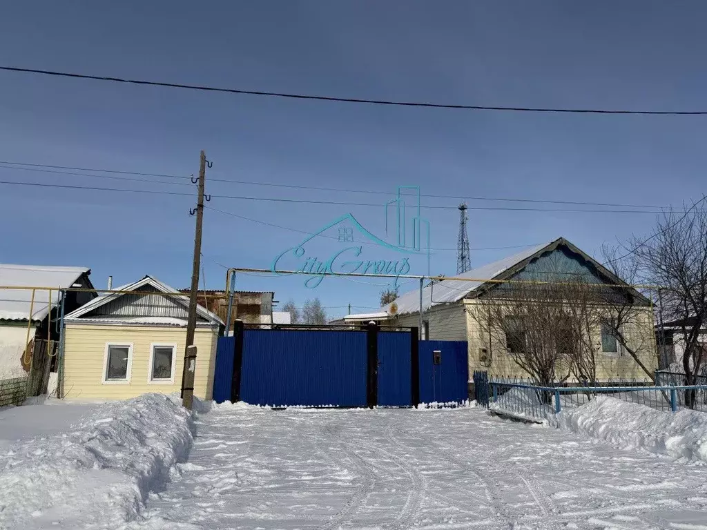 Дом в Оренбургская область, пос. Новоорск ул. Целинная, 49 (80 м) - Фото 1