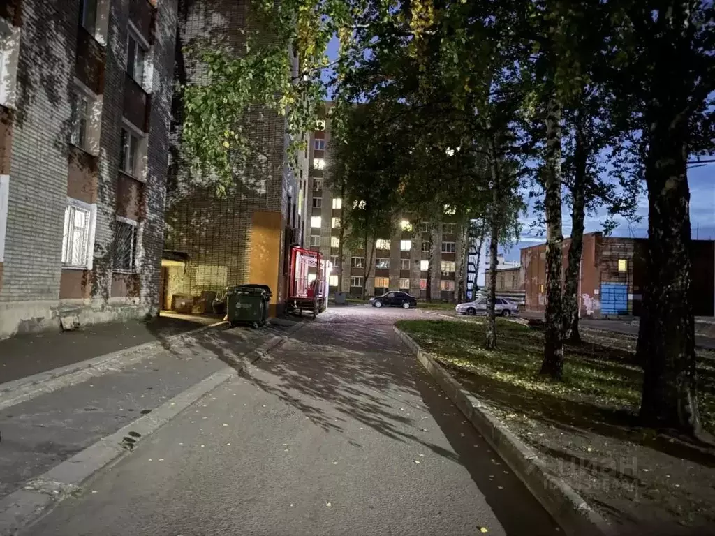 Помещение свободного назначения в Татарстан, Нижнекамск ул. 30 лет ... - Фото 1