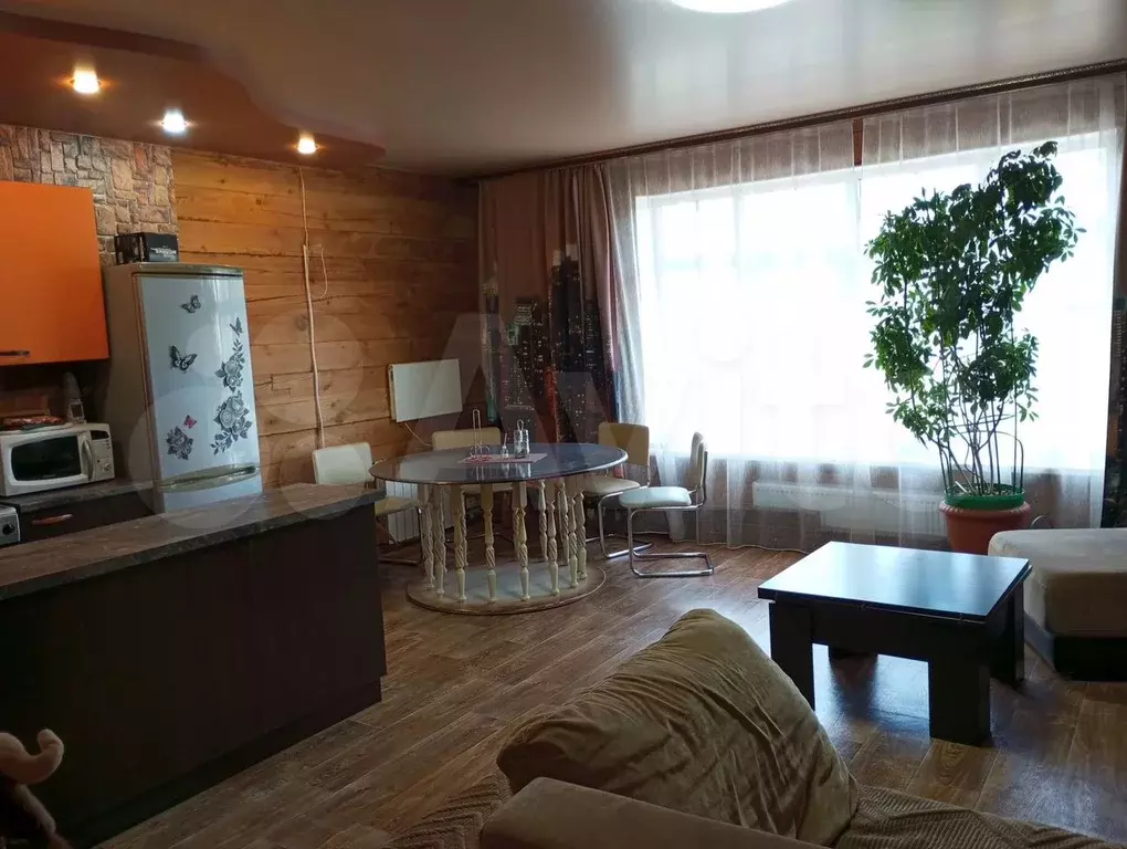 Комната 28 м в 4-к., 1/2 эт. - Фото 0