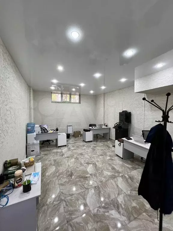Офис с арендатором, 21.7 м. Доход 10тр. Собственн - Фото 1