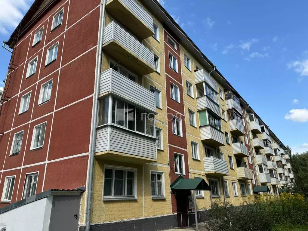 3-к кв. Новосибирская область, Новосибирск ул. Лейтенанта Амосова, 67 ... - Фото 0