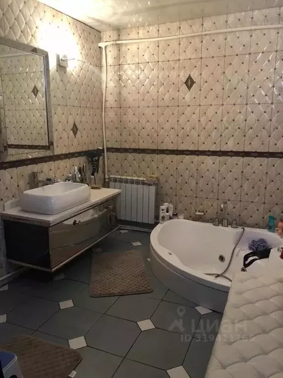 Дом в Саха (Якутия), Якутск Дальняя ул., 4 (120 м) - Фото 1