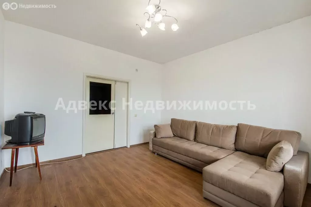 2-комнатная квартира: Тюмень, улица Самарцева, 3 (57.6 м) - Фото 1