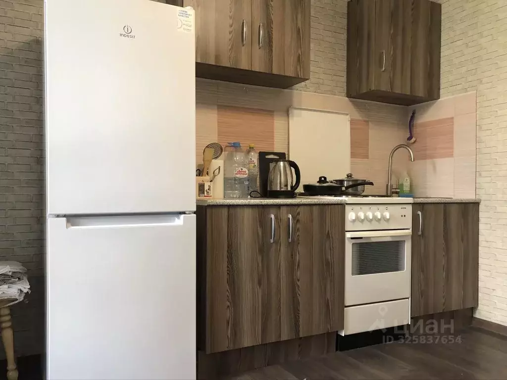 Студия Тюменская область, Тюмень ул. Новоселов, 115 (18.0 м) - Фото 1