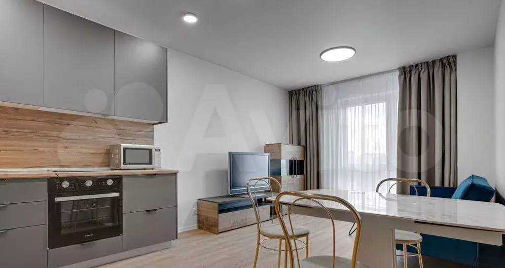 1-к. квартира, 40 м, 9/33 эт. - Фото 0