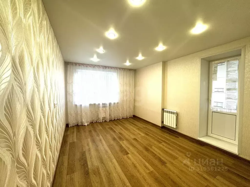 2-к кв. Тюменская область, Тюмень ул. Арктическая, 7к2 (50.2 м) - Фото 0
