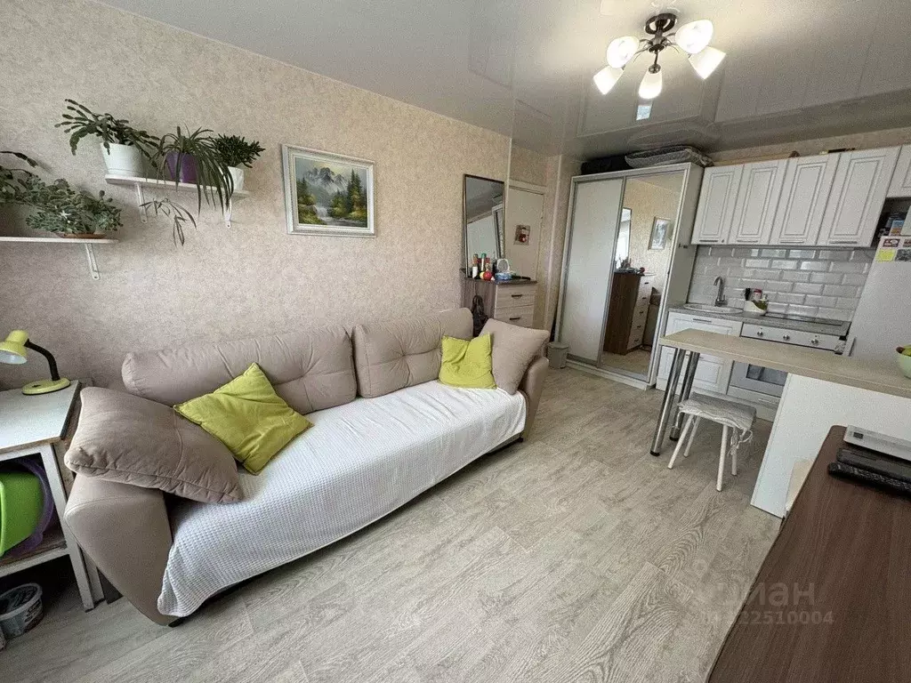 Комната Свердловская область, Екатеринбург ул. Умельцев, 9 (16.9 м) - Фото 1