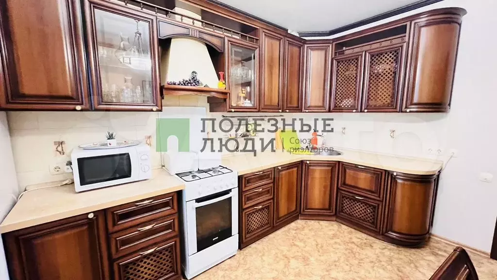 2-к. квартира, 90 м, 4/10 эт. - Фото 0