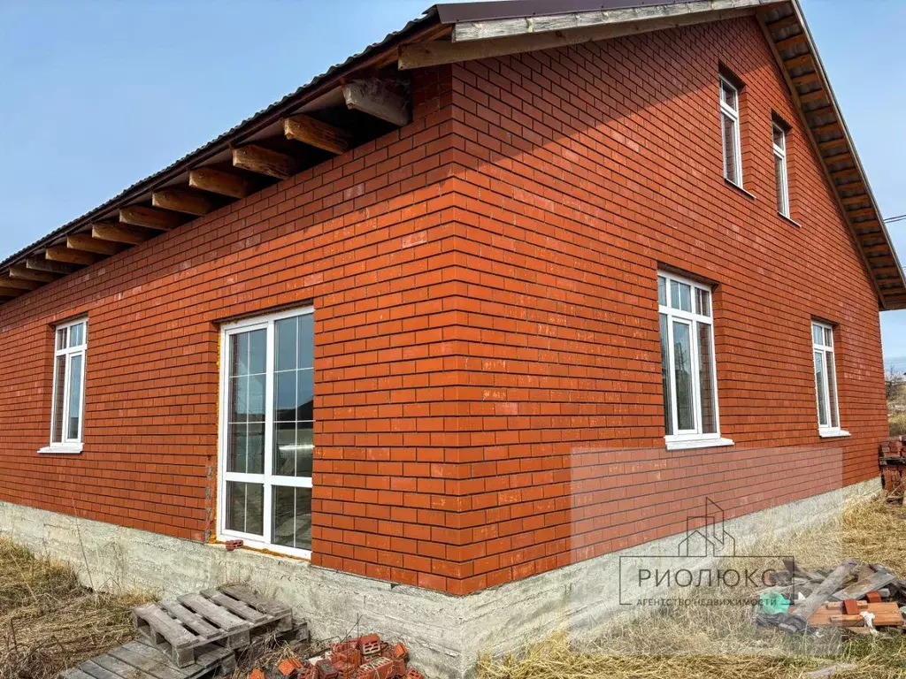 Дом в Челябинская область, Магнитогорск ул. Российская, 68 (120 м) - Фото 1