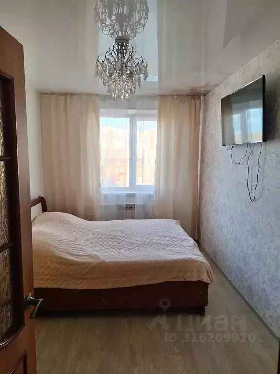 2-к кв. Ленинградская область, Тихвин 1А мкр, 6 (47.0 м) - Фото 0