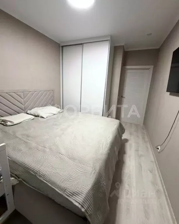 2-к кв. Тюменская область, Тюмень ул. Бакинских Комиссаров, 1 (57.1 м) - Фото 2