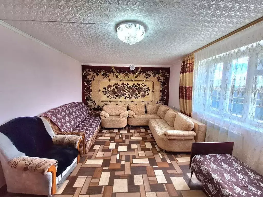 Дом в Башкортостан, Стерлитамакский район, Октябрьский сельсовет, д. ... - Фото 1