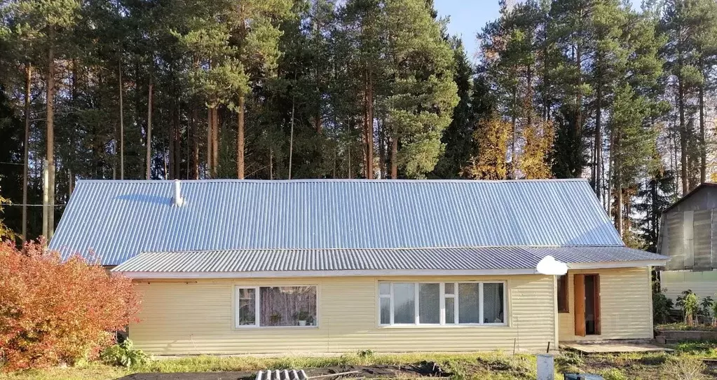 Дом в Коми, Сыктывкар городской округ, Краснозатонский пгт ул. ... - Фото 1