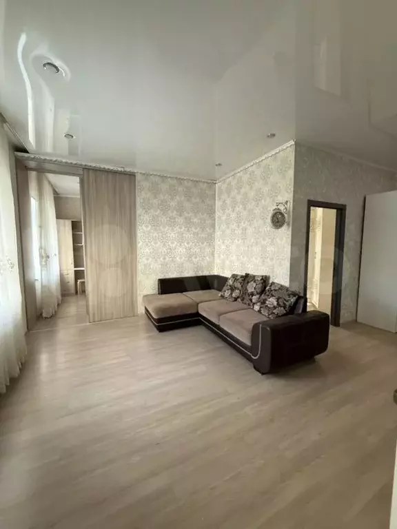 2-к. квартира, 58 м, 1/10 эт. - Фото 1