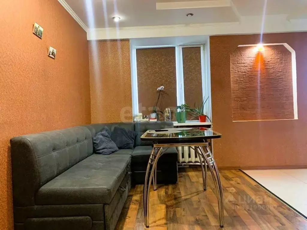 2-к кв. Крым, Кировское пгт ул. Фрунзе, 12 (48.2 м) - Фото 1
