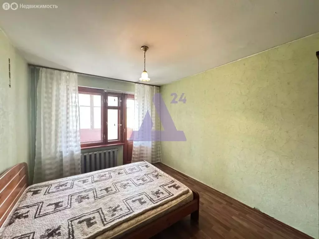 3-комнатная квартира: Барнаул, улица Чкалова, 57 (68.2 м) - Фото 0