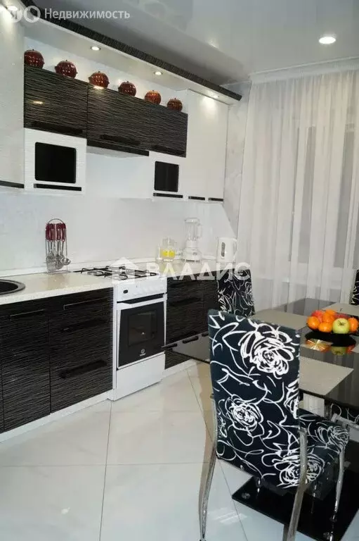 3-комнатная квартира: Калининград, Автомобильная улица, 25 (65 м) - Фото 1