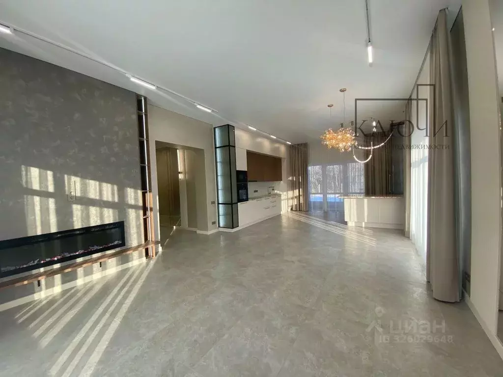 Дом в Челябинская область, Магнитогорск ул. Сергея Пускепалиса (205 м) - Фото 1