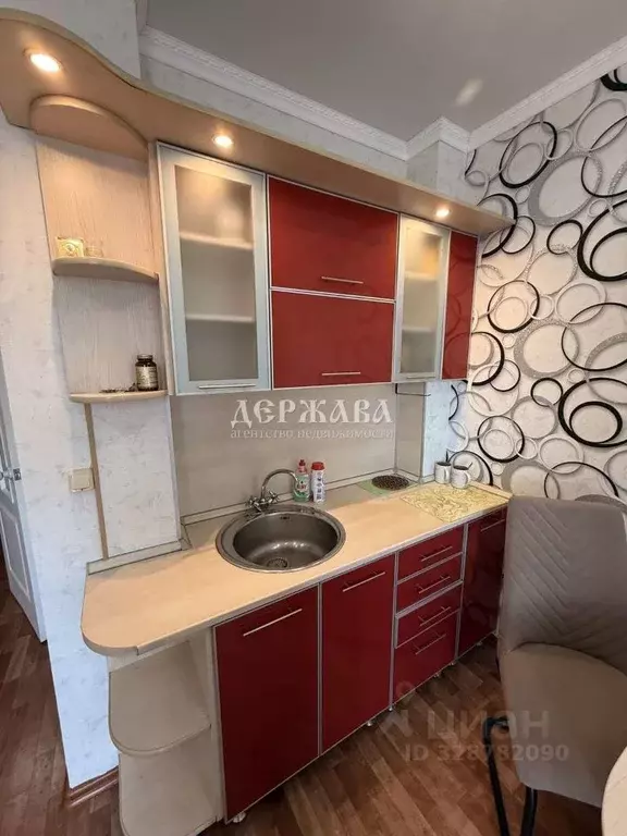 1-к кв. Белгородская область, Старый Оскол Космос мкр, 14 (40.0 м) - Фото 2