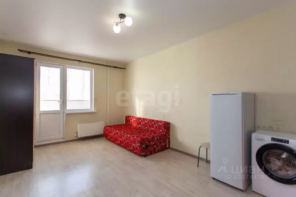 Студия Ханты-Мансийский АО, Сургут ул. Александра Усольцева, 30 (23.5 ... - Фото 1