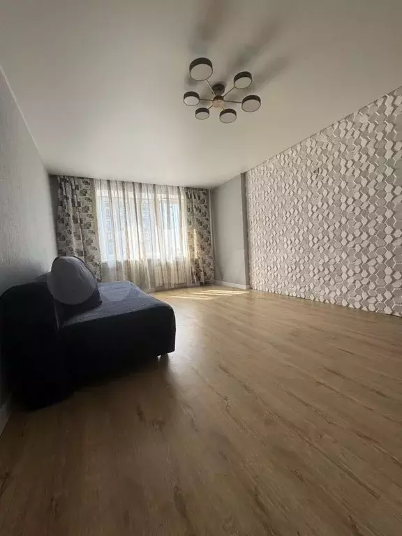 1-к. квартира, 40 м, 7/16 эт. - Фото 1