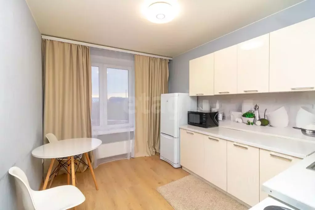 1-к кв. Тюменская область, Тюмень ул. Тимофея Чаркова, 28 (35.5 м) - Фото 1